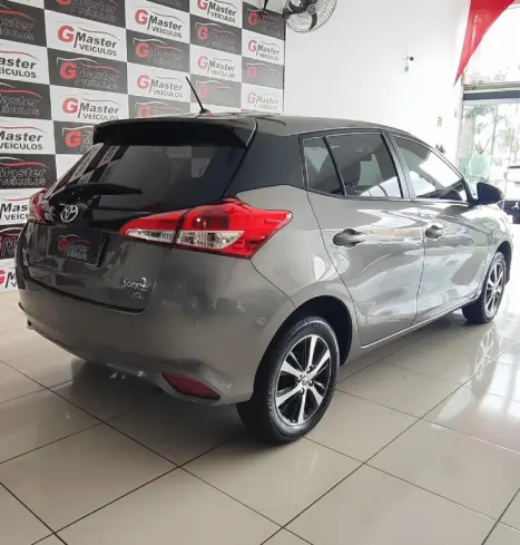 TOYOTA Yaris Hatch 1.5 16V 4P FLEX XL MULTIDRIVE AUTOM�TICO CVT, Foto 4