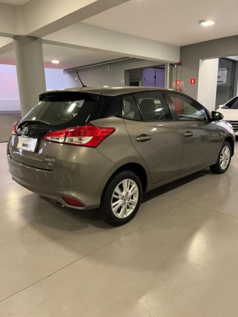 TOYOTA Yaris Hatch 1.3 16V 4P FLEX XL MULTIDRIVE AUTOM�TICO CVT, Foto 4