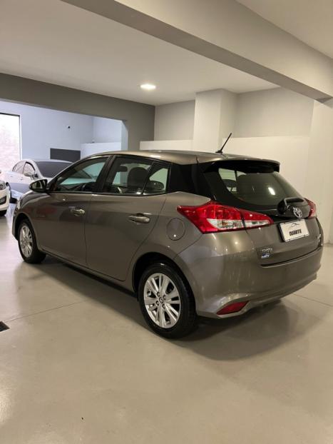 TOYOTA Yaris Hatch 1.3 16V 4P FLEX XL MULTIDRIVE AUTOM�TICO CVT, Foto 6