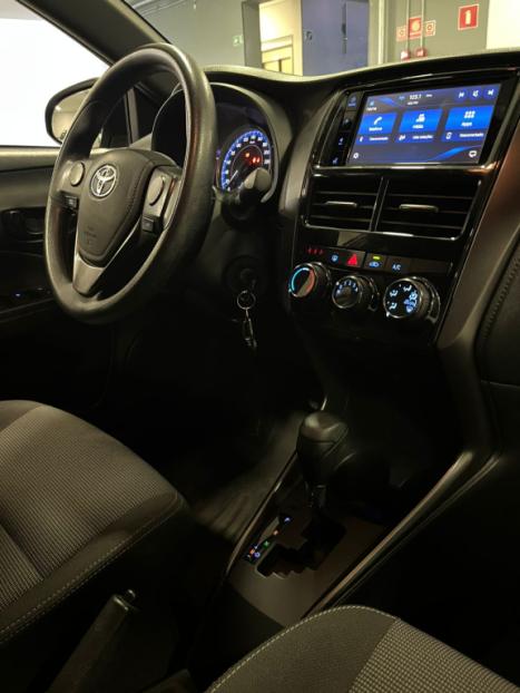 TOYOTA Yaris Hatch 1.5 16V 4P FLEX XL MULTIDRIVE AUTOM�TICO CVT, Foto 16