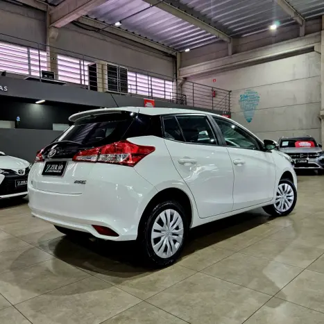 TOYOTA Yaris Hatch 1.5 16V 4P FLEX XL MULTIDRIVE AUTOM�TICO CVT, Foto 4