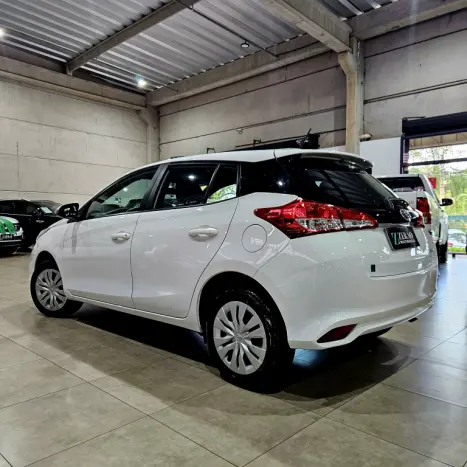 TOYOTA Yaris Hatch 1.5 16V 4P FLEX XL MULTIDRIVE AUTOM�TICO CVT, Foto 5