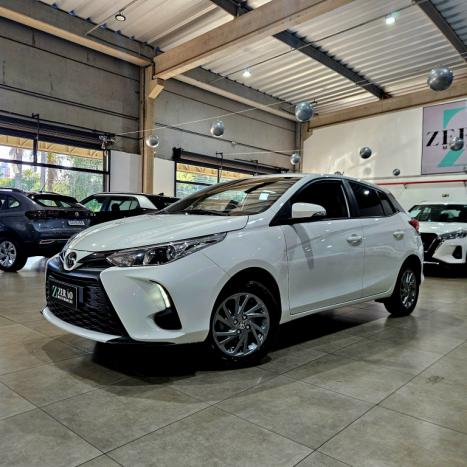 TOYOTA Yaris Hatch 1.5 16V 4P FLEX XS MULTIDRIVE AUTOM�TICO CVT, Foto 3