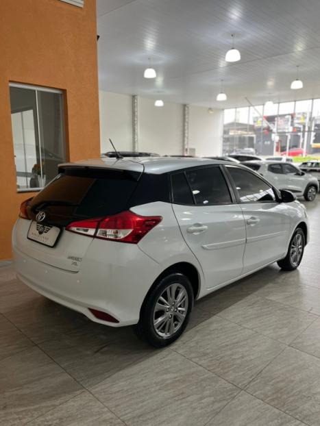 TOYOTA Yaris Hatch 1.5 16V 4P FLEX XL PLUS CONNECT MULTIDRIVE AUTOM�TICO CVT, Foto 4