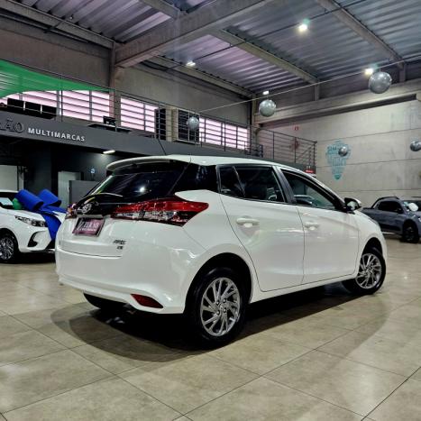 TOYOTA Yaris Hatch 1.5 16V 4P FLEX XS CONNECT MULTIDRIVE AUTOM�TICO CVT, Foto 4