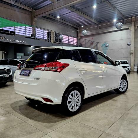 TOYOTA Yaris Hatch 1.5 16V 4P FLEX XL MULTIDRIVE AUTOM�TICO CVT, Foto 4