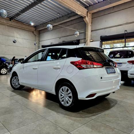 TOYOTA Yaris Hatch 1.5 16V 4P FLEX XL MULTIDRIVE AUTOM�TICO CVT, Foto 5