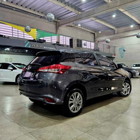 TOYOTA Yaris Hatch 1.5 16V 4P FLEX XL MULTIDRIVE AUTOM�TICO CVT, Foto 4