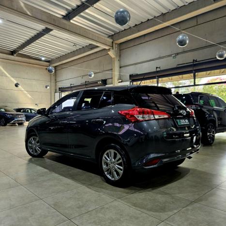 TOYOTA Yaris Hatch 1.5 16V 4P FLEX XL MULTIDRIVE AUTOM�TICO CVT, Foto 5