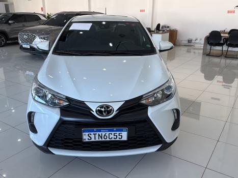TOYOTA Yaris Hatch 1.5 16V 4P FLEX XS MULTIDRIVE AUTOM�TICO CVT, Foto 3
