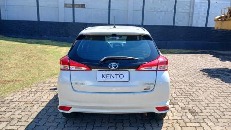 TOYOTA Yaris Hatch 1.3 16V 4P FLEX XL MULTIDRIVE AUTOM�TICO CVT, Foto 4