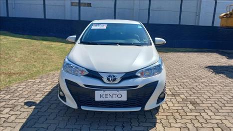 TOYOTA Yaris Hatch 1.5 16V 4P FLEX XL MULTIDRIVE AUTOM�TICO CVT, Foto 2
