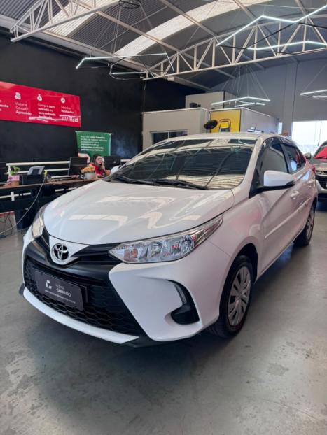 TOYOTA Yaris Hatch 1.5 16V 4P FLEX XL MULTIDRIVE AUTOM�TICO CVT, Foto 2