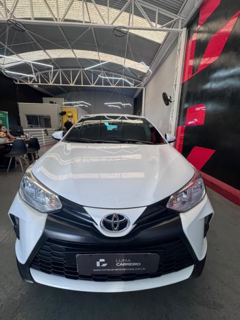 TOYOTA Yaris Hatch 1.5 16V 4P FLEX XL MULTIDRIVE AUTOM�TICO CVT, Foto 3