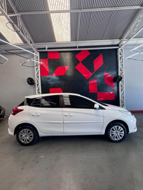 TOYOTA Yaris Hatch 1.5 16V 4P FLEX XL MULTIDRIVE AUTOM�TICO CVT, Foto 4