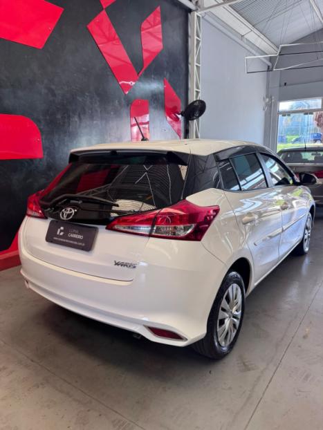 TOYOTA Yaris Hatch 1.5 16V 4P FLEX XL MULTIDRIVE AUTOM�TICO CVT, Foto 5