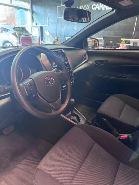 TOYOTA Yaris Hatch 1.5 16V 4P FLEX XL MULTIDRIVE AUTOM�TICO CVT, Foto 9
