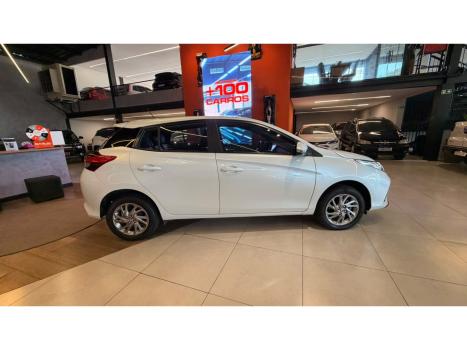 TOYOTA Yaris Hatch 1.5 16V 4P FLEX XS CONNECT MULTIDRIVE AUTOMÁTICO CVT, Foto 11