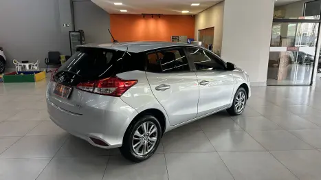 TOYOTA Yaris Sedan 1.3 16V 4P FLEX XL, Foto 16