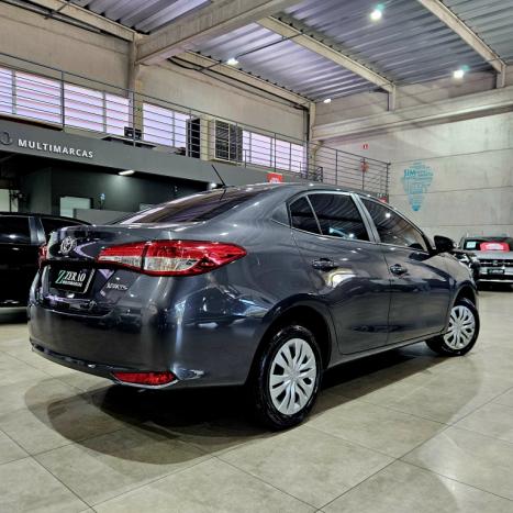 TOYOTA Yaris Sedan 1.3 16V 4P FLEX XL, Foto 4