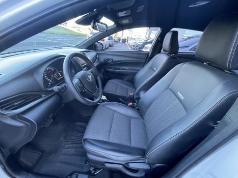 TOYOTA Yaris Sedan 1.5 16V 4P FLEX XS MULTIDRIVE AUTOM�TICO CVT, Foto 8