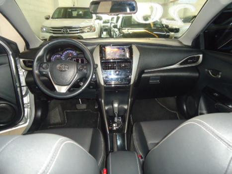 TOYOTA Yaris Sedan 1.5 16V 4P FLEX XLS CONNECT MULTIDRIVE AUTOM�TICO CVT, Foto 4