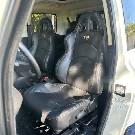 TROLLER TX 4 3.2 20V TGV 4x4 TURBO INTERCOOLER AUTOMÁTICO, Foto 10 TROLLER TX 4 3.2 20V TGV 4x4 TURBO INTERCOOLER AUTOMÁTICO, Foto 10