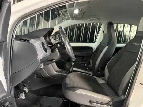 VOLKSWAGEN Cross UP 1.0 12V 4P TSI FLEX, Foto 10