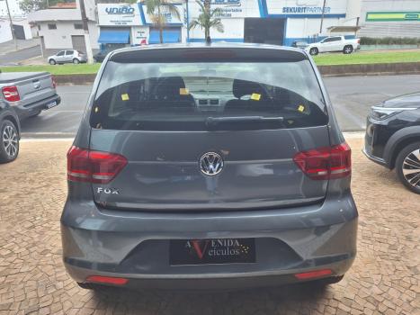 VOLKSWAGEN Fox 1.0 4P TRENDLINE FLEX, Foto 2