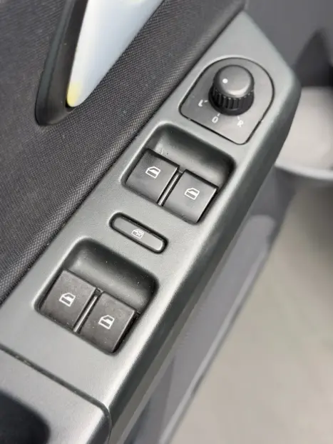 VOLKSWAGEN Fox 1.0 4P FLEX, Foto 5