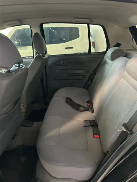 VOLKSWAGEN Fox 1.6 4P PLUS FLEX, Foto 6 VOLKSWAGEN Fox 1.6 4P PLUS FLEX, Foto 6