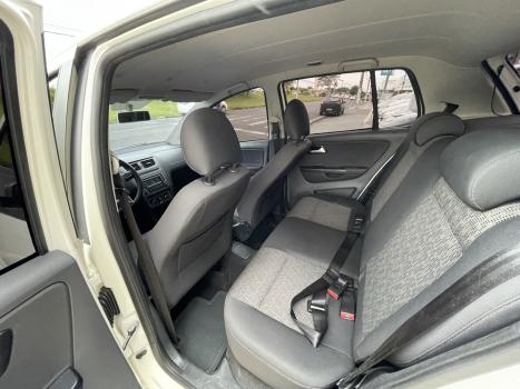 VOLKSWAGEN Fox 1.6 4P, Foto 9