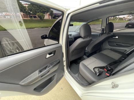 VOLKSWAGEN Fox 1.6 4P, Foto 11