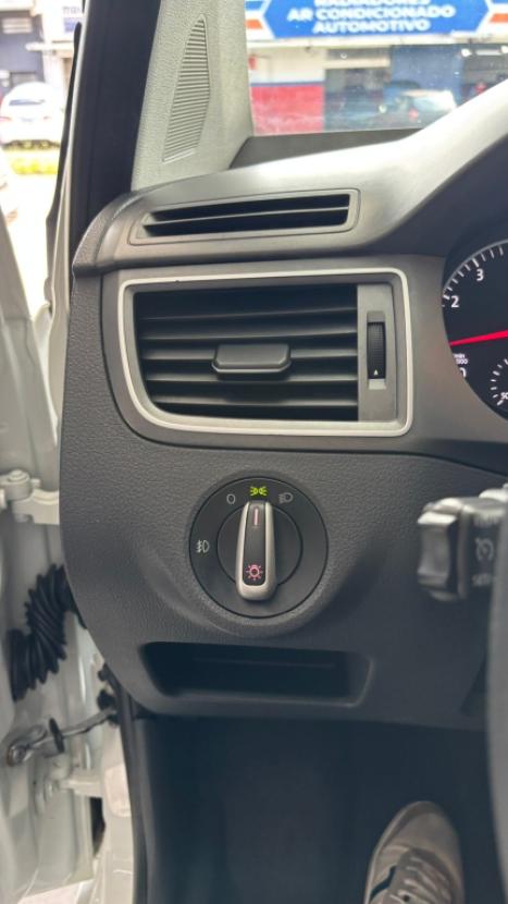 VOLKSWAGEN Fox 1.6 4P FLEX CONNECT I-MOTION AUTOMATIZADO, Foto 10