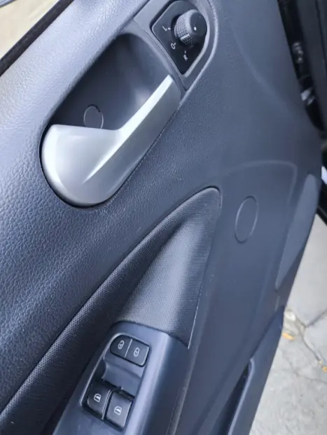 VOLKSWAGEN Gol 1.0 4P G5 ROCK IN RIO FLEX, Foto 7 VOLKSWAGEN Gol 1.0 4P G5 ROCK IN RIO FLEX, Foto 7