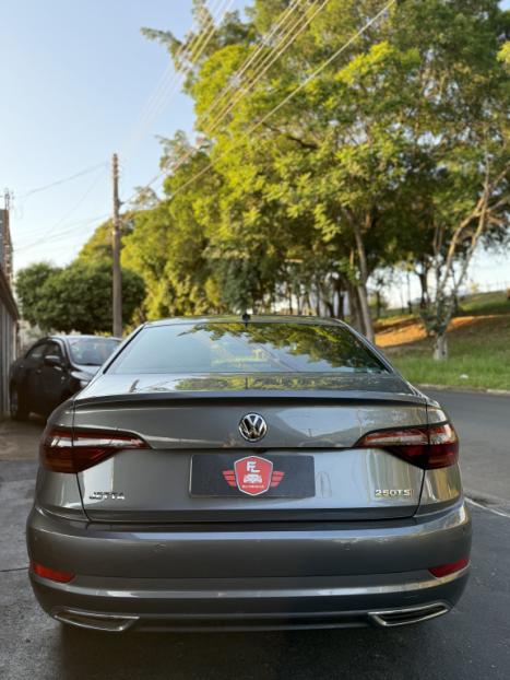 VOLKSWAGEN Jetta 1.4 4P 250 TSI R-LINE AUTOMTICO, Foto 3