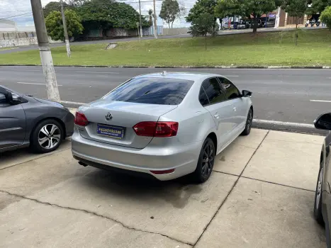 VOLKSWAGEN Jetta 2.0 4P COMFORTLINE TIPTRONIC AUTOM�TICO, Foto 6