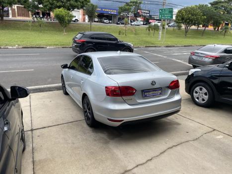 VOLKSWAGEN Jetta 2.0 4P COMFORTLINE TIPTRONIC AUTOM�TICO, Foto 3