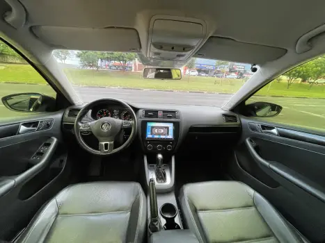 VOLKSWAGEN Jetta 2.0 4P COMFORTLINE TIPTRONIC AUTOM�TICO, Foto 8