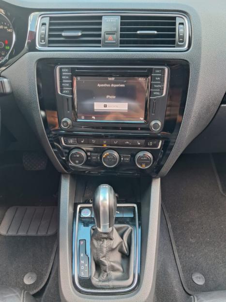 VOLKSWAGEN Jetta 2.0 4P TSI HIGHLINE 211 CV AUTOM�TICO, Foto 8