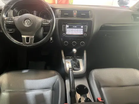 VOLKSWAGEN Jetta 2.0 4P FLEX COMFORTLINE TIPTRONIC AUTOMÁTICO, Foto 9