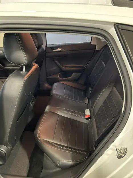 VOLKSWAGEN Nivus 1.0 4P FLEX 200 TSI COMFORTLINE TURBO AUTOM�TICO, Foto 14