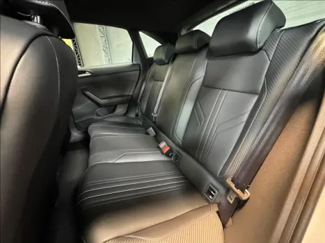 VOLKSWAGEN Nivus 1.0 4P FLEX 200 TSI HIGHLINE TURBO AUTOMÁTICO, Foto 15