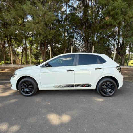 VOLKSWAGEN Polo Hatch 1.0 4P MPI TRACK ROCK IN ROCK, Foto 2