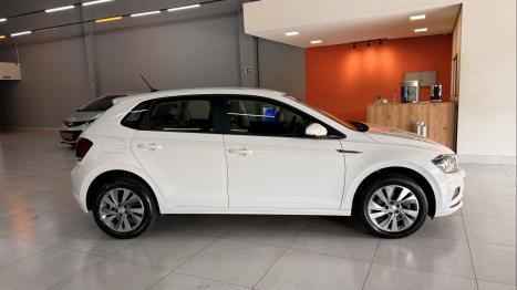 VOLKSWAGEN Polo Hatch 1.0 12V 4P 200 TSI  COMFORTLINE AUTOM�TICO, Foto 13