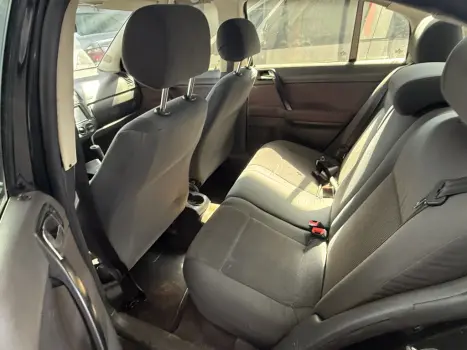 VOLKSWAGEN Polo Sedan 1.6 4P COMFORTLINE FLEX, Foto 1