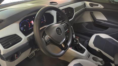 VOLKSWAGEN T-Cross 1.4 4P 250 TSI FLEX HIGHLINE AUTOM�TICO, Foto 16