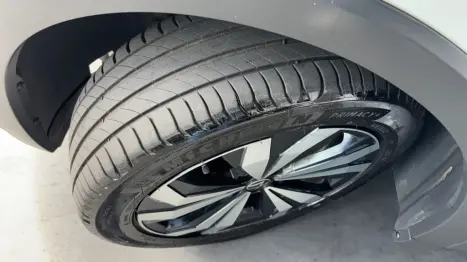 VOLKSWAGEN T-Cross 1.4 4P 250 TSI FLEX HIGHLINE AUTOM�TICO, Foto 17