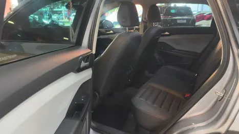 VOLKSWAGEN Taos 1.4 16V 4P FLEX 250 TSI COMFORTLINE AUTOM�TICO, Foto 5