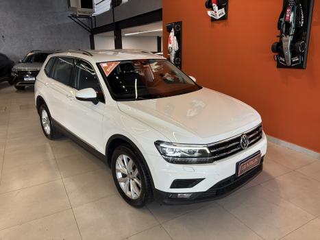 VOLKSWAGEN Tiguan 1.4 250 TSI TOTAL FLEX ALLSPACE COMFORTLINE TURBO AUTOM�TICO TIPTRONIC, Foto 2